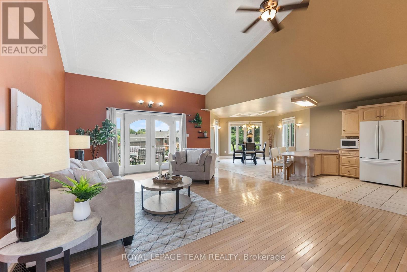 37 Rapid Road, Whitewater Region, Ontario K0J 2L0 - Photo 10 - X12389658