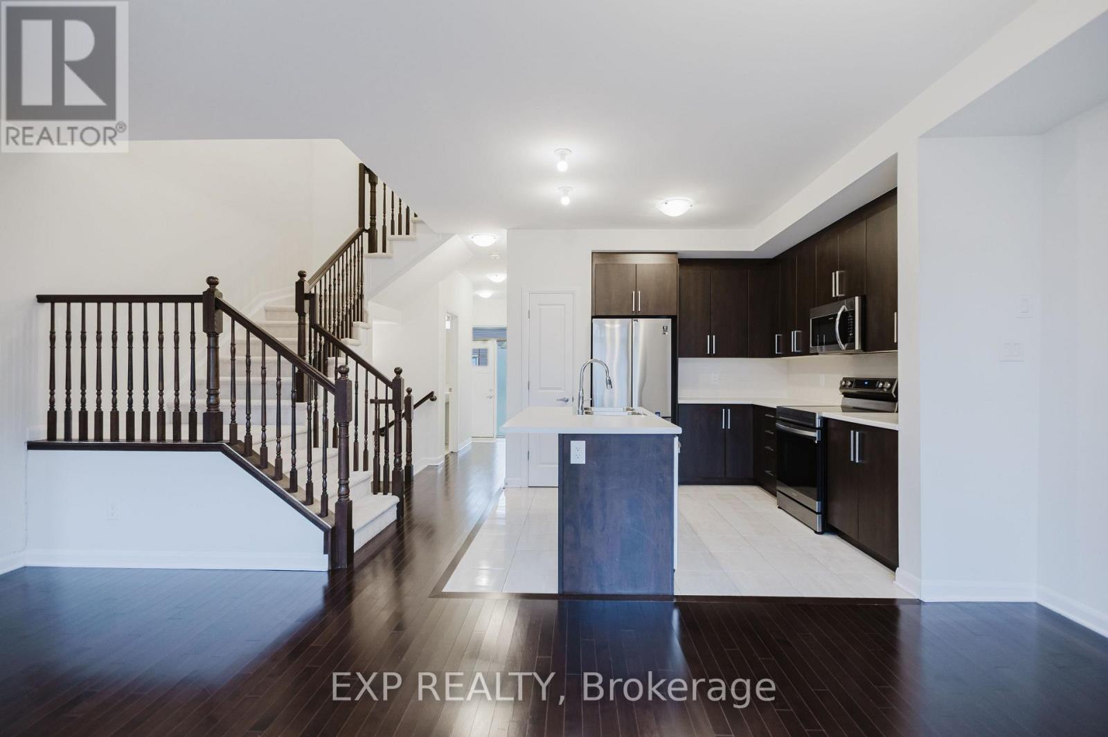 92 Natare Place, Ottawa, Ontario K2T 0P2 - Photo 13 - X12550370