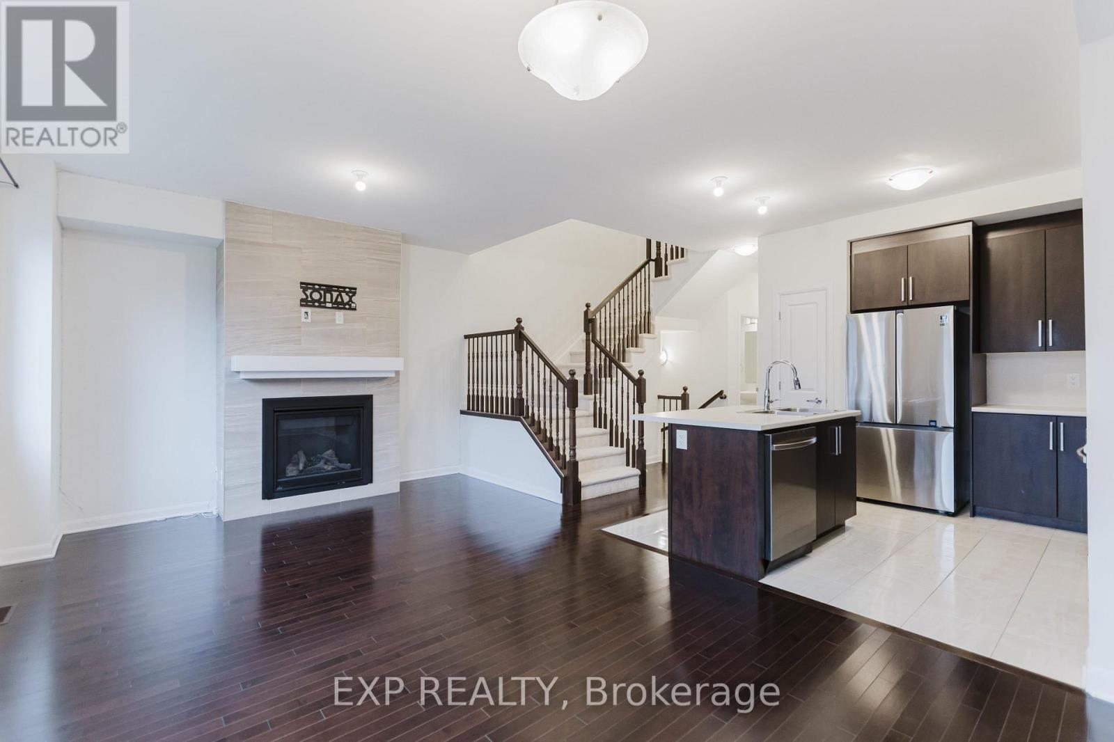 92 Natare Place, Ottawa, Ontario K2T 0P2 - Photo 17 - X12550370