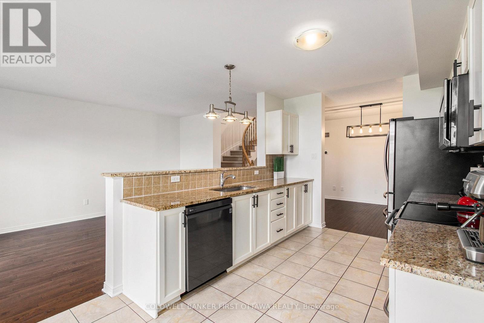 508 Pepperville Crescent, Ottawa, Ontario  K2M 0E3 - Photo 12 - X12550462