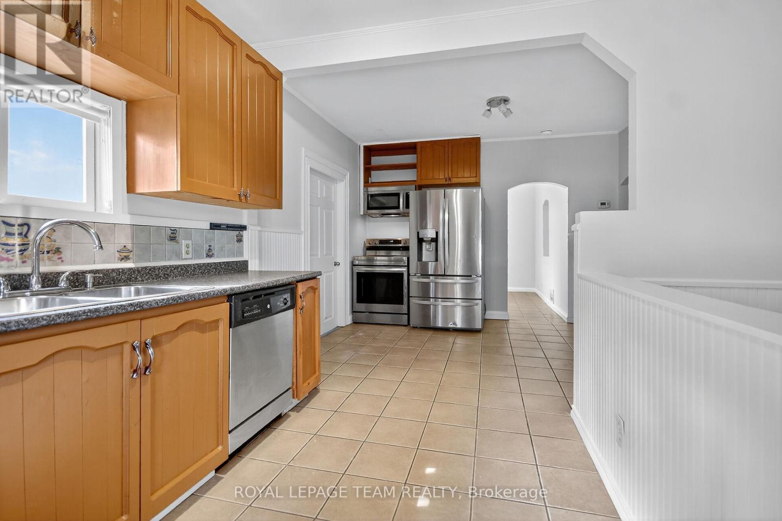 2822 Richmond Road, Ottawa, Ontario K2B 6S5 - Photo 14 - X12550476