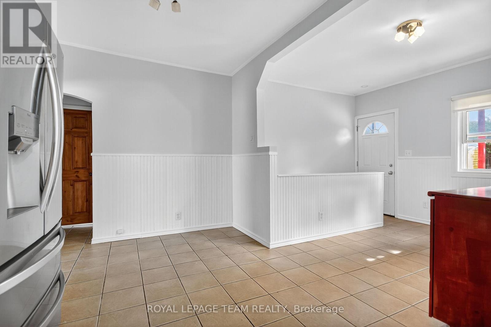 2822 Richmond Road, Ottawa, Ontario K2B 6S5 - Photo 16 - X12550476