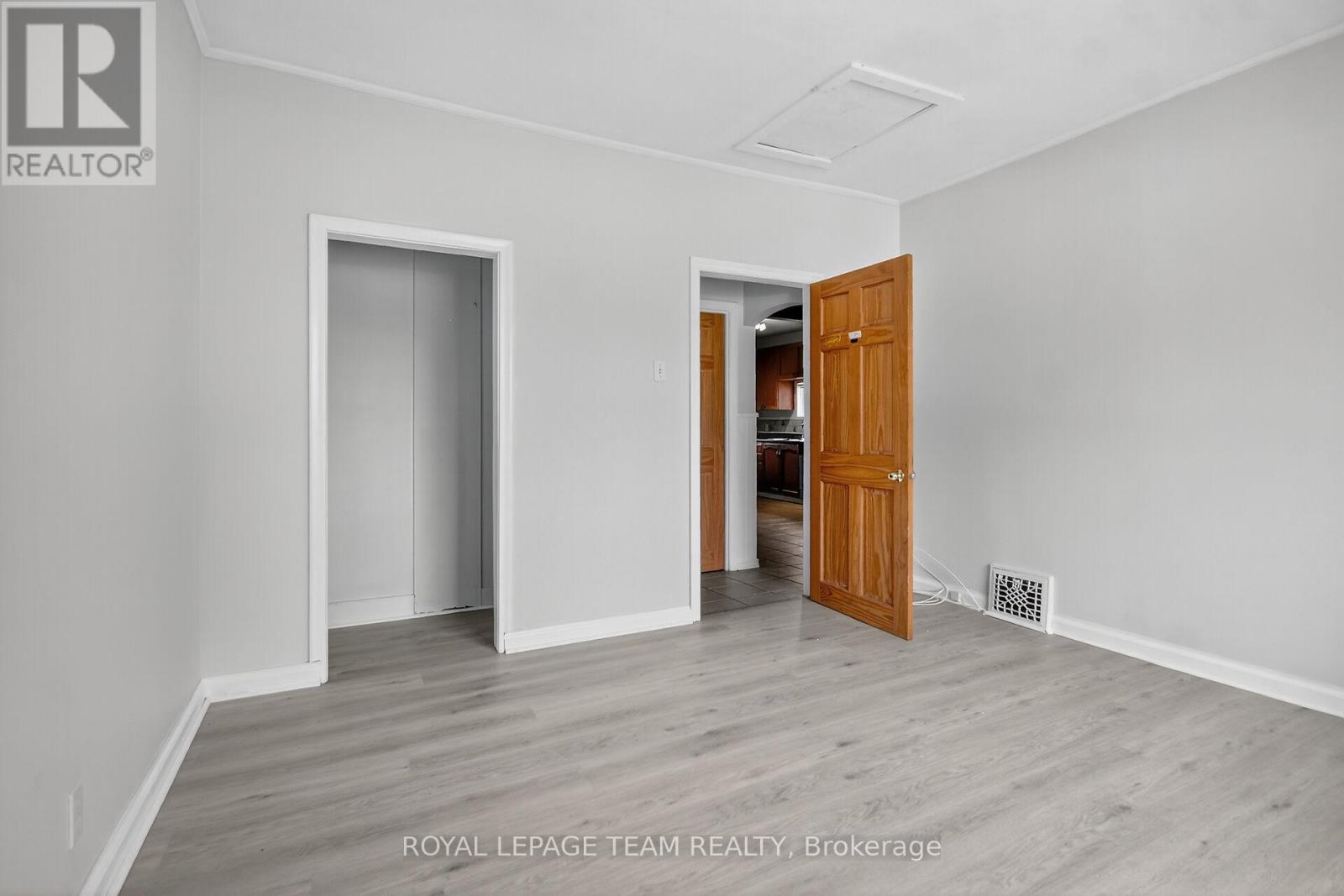 2822 Richmond Road, Ottawa, Ontario K2B 6S5 - Photo 18 - X12550476