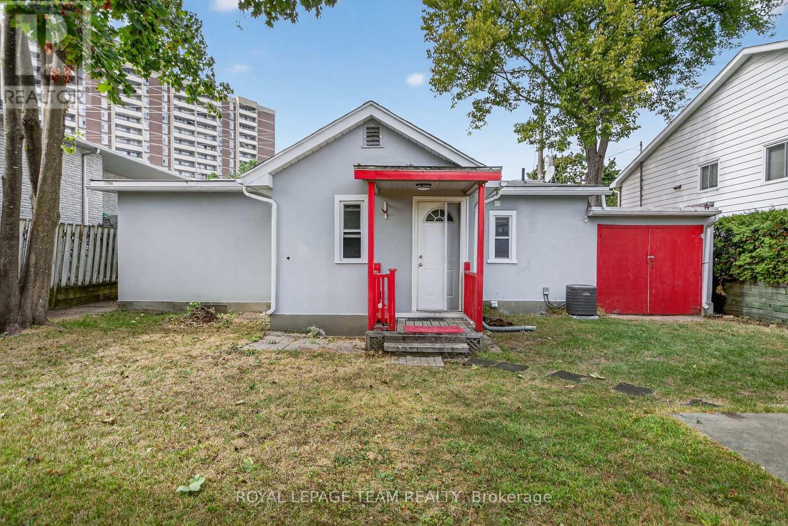 2822 Richmond Road, Ottawa, Ontario K2B 6S5 - Photo 4 - X12550476