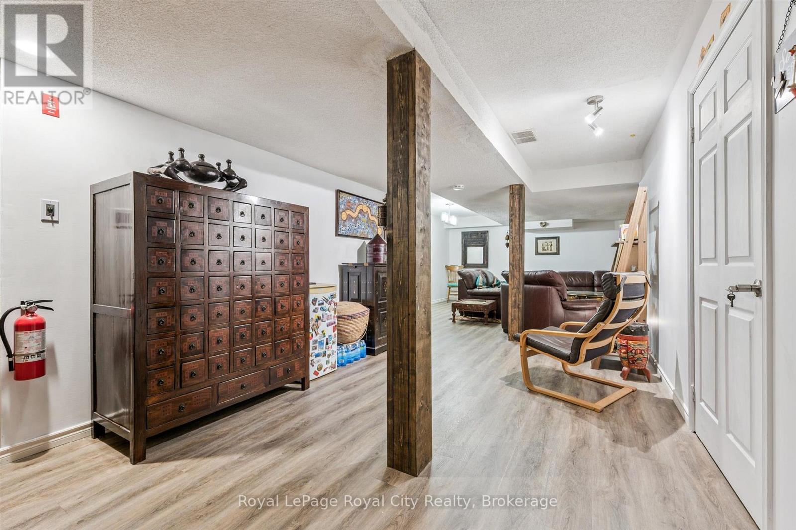 21 Marilyn Drive, Guelph, Ontario N1H 1G9 - Photo 24 - X12338498