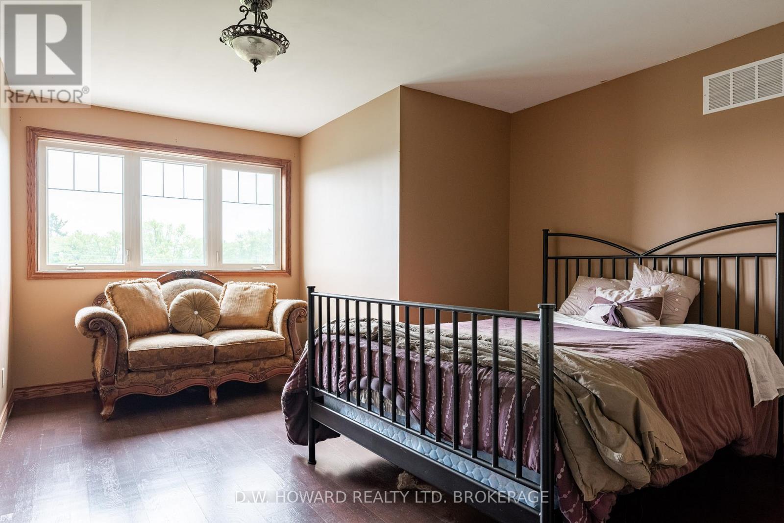 4480 Michener Road, Fort Erie, Ontario L0S 1N0 - Photo 15 - X12550478