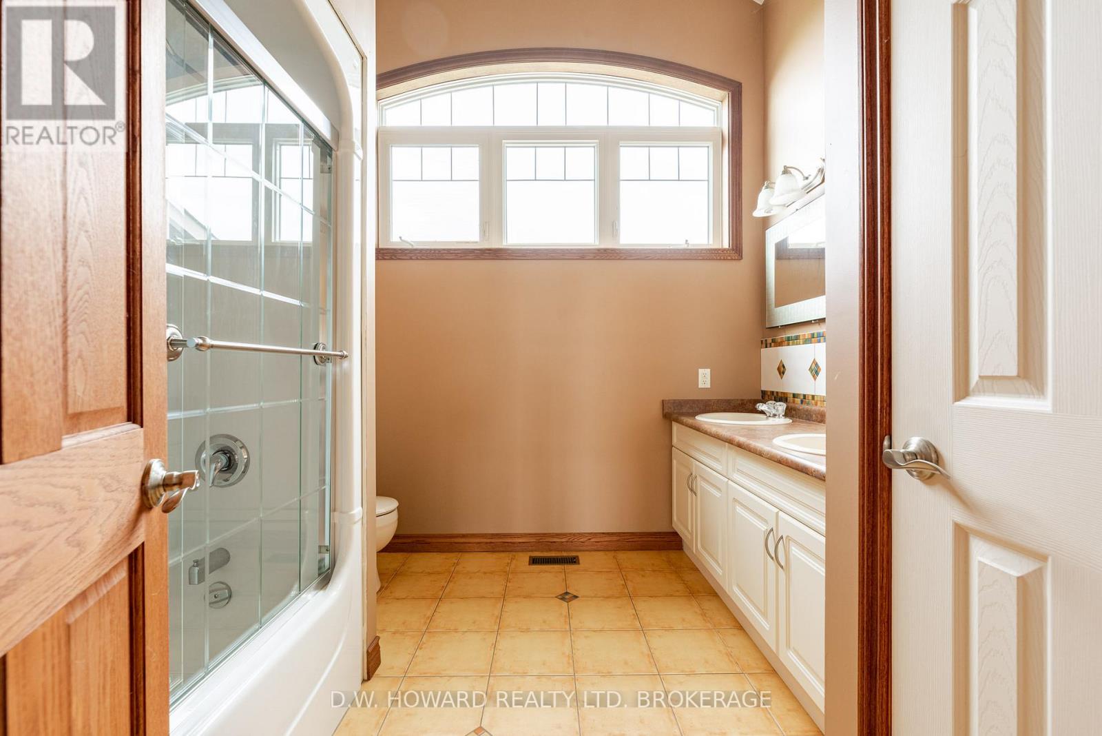 4480 Michener Road, Fort Erie, Ontario L0S 1N0 - Photo 16 - X12550478