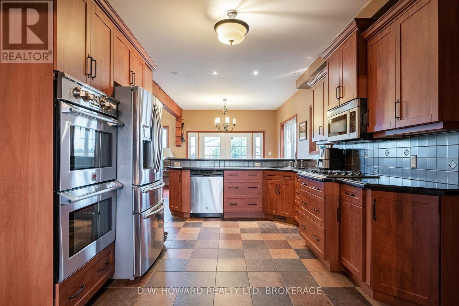 4480 Michener Road, Fort Erie, Ontario L0S 1N0 - Photo 3 - X12550478