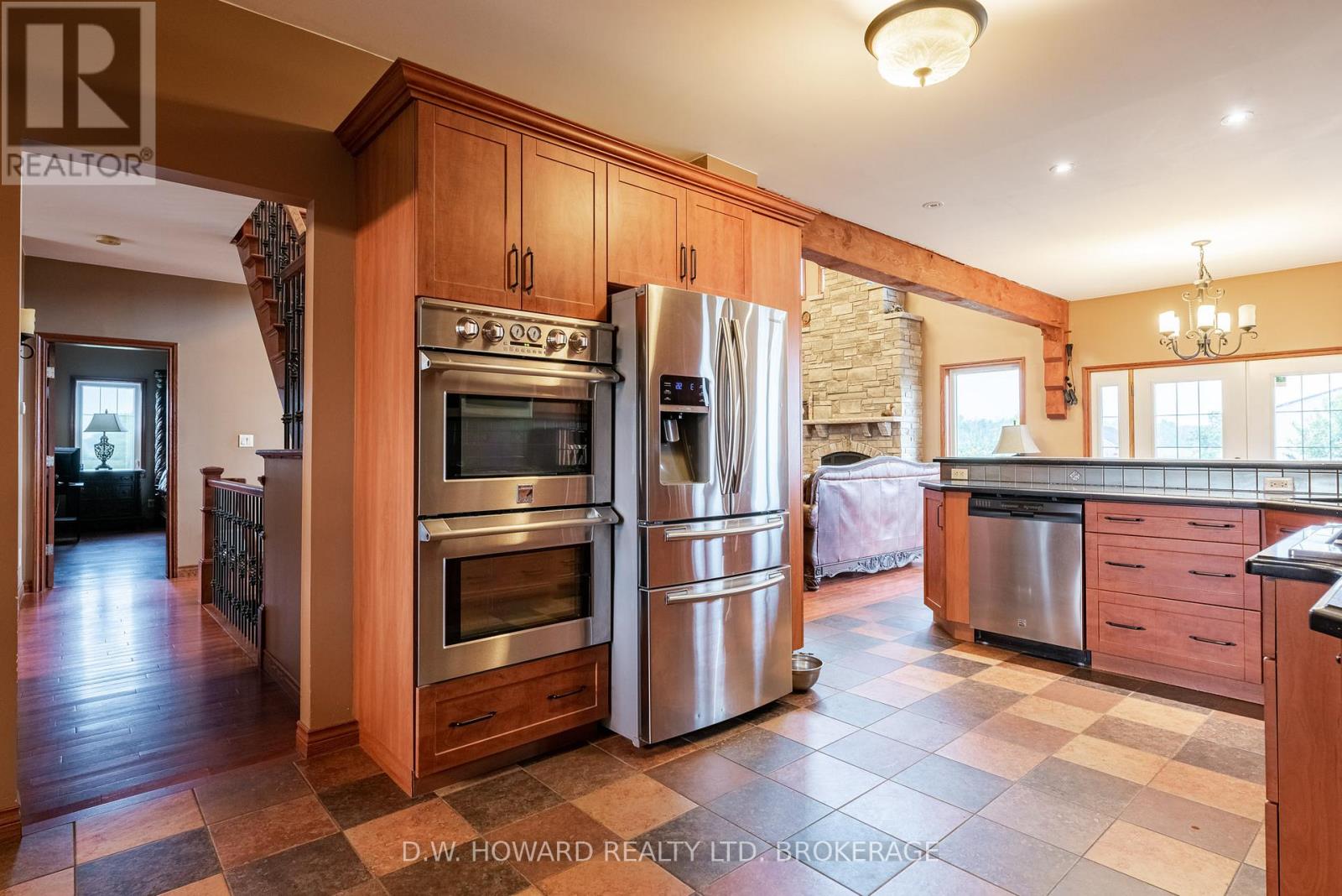 4480 Michener Road, Fort Erie, Ontario L0S 1N0 - Photo 5 - X12550478