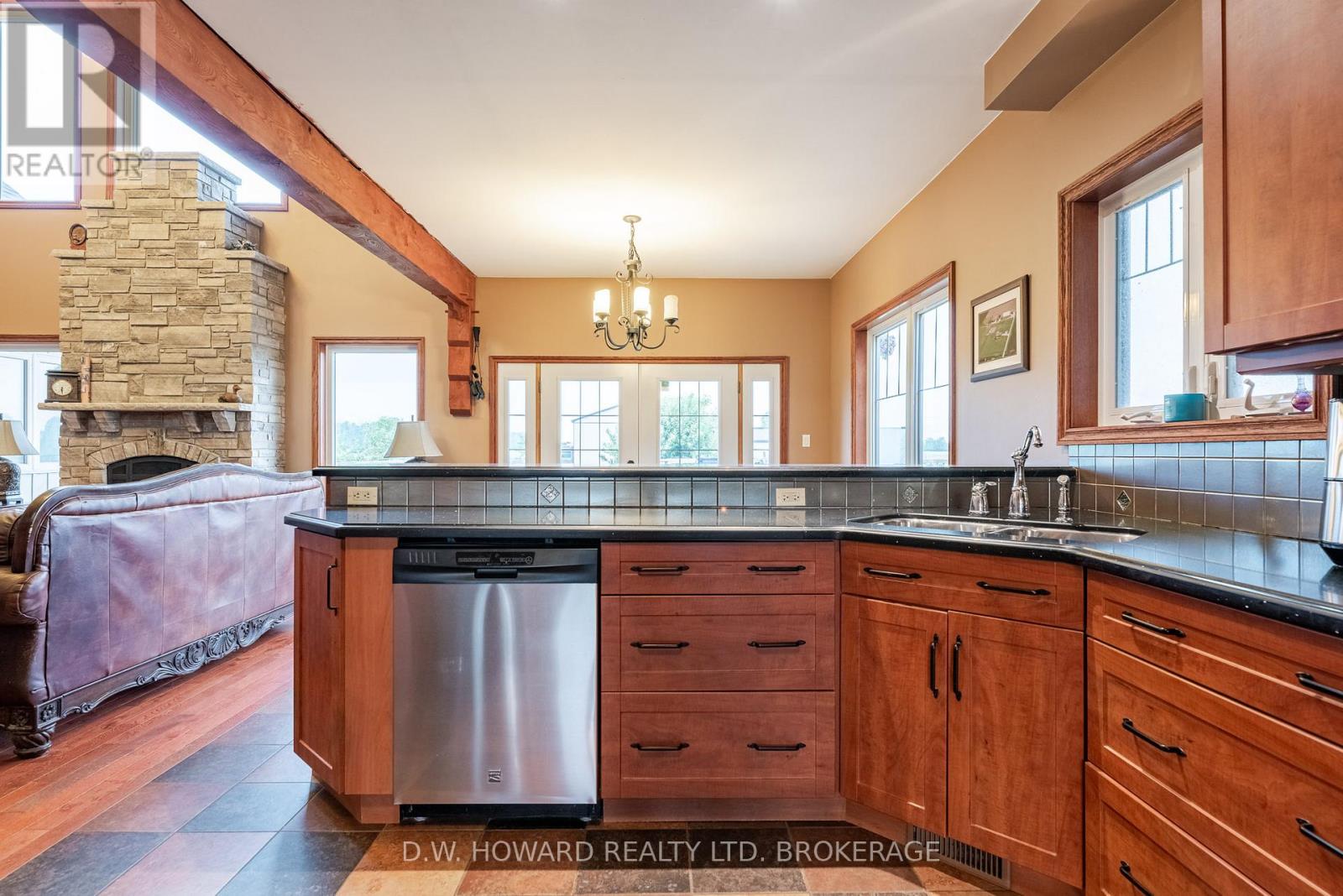 4480 Michener Road, Fort Erie, Ontario L0S 1N0 - Photo 6 - X12550478