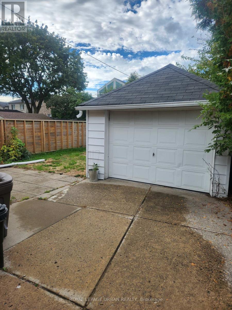 304 Linsmore Crescent, Toronto, Ontario  M4J 4L9 - Photo 22 - E12471161