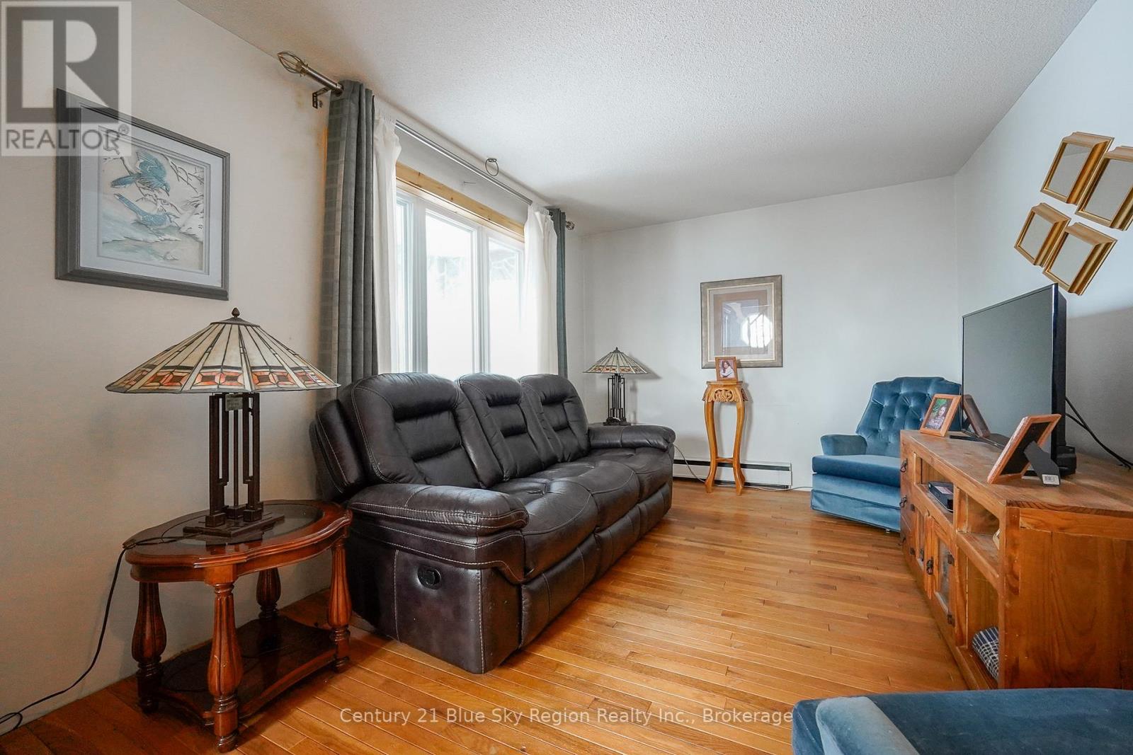 22 Dubeau Street, West Nipissing, Ontario P0H 2M0 - Photo 10 - X12550348