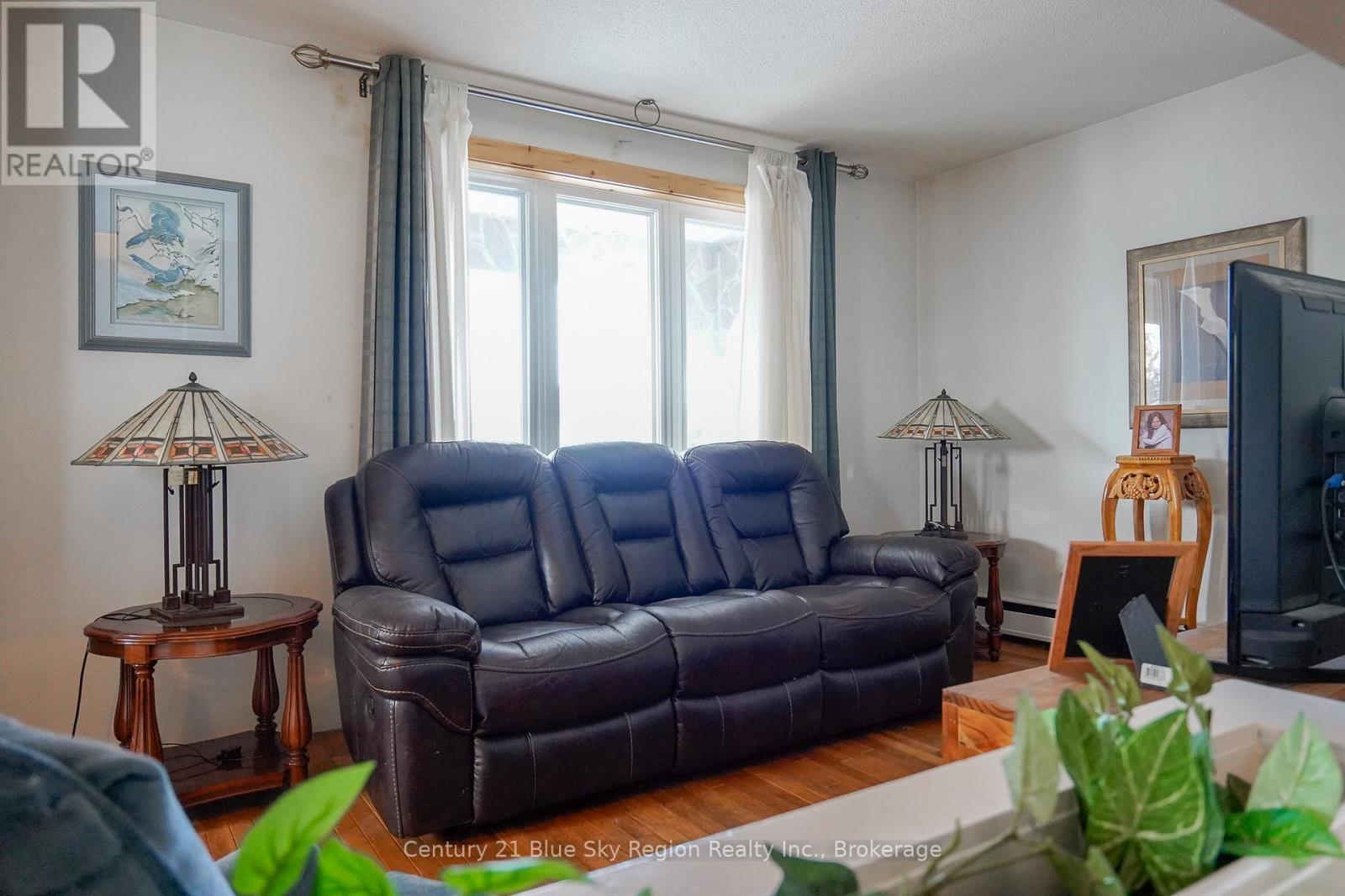 22 Dubeau Street, West Nipissing, Ontario P0H 2M0 - Photo 11 - X12550348