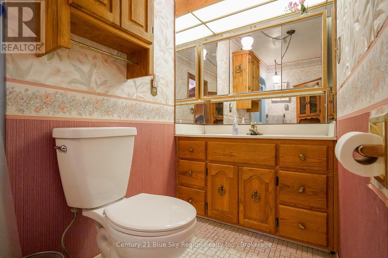 22 Dubeau Street, West Nipissing, Ontario P0H 2M0 - Photo 15 - X12550348