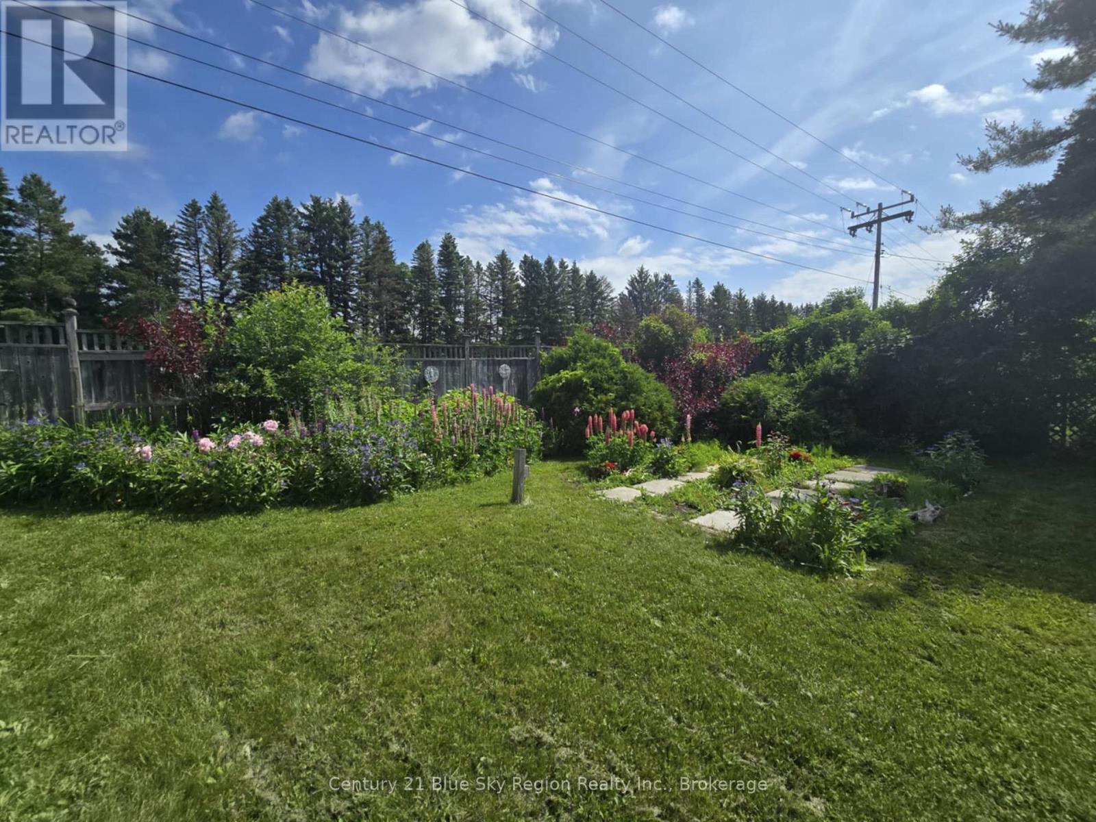 22 Dubeau Street, West Nipissing, Ontario P0H 2M0 - Photo 43 - X12550348