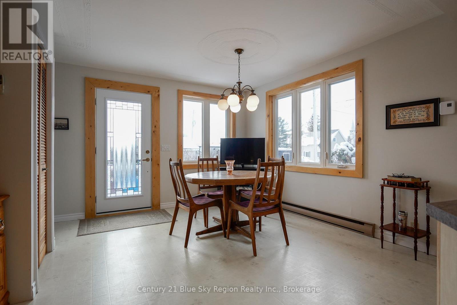 22 Dubeau Street, West Nipissing, Ontario P0H 2M0 - Photo 6 - X12550348