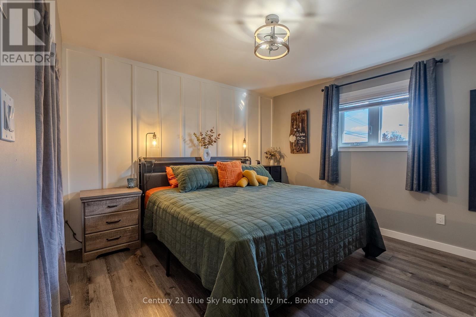 280 Arthur Street, West Nipissing, Ontario P2B 3B4 - Photo 13 - X12550372