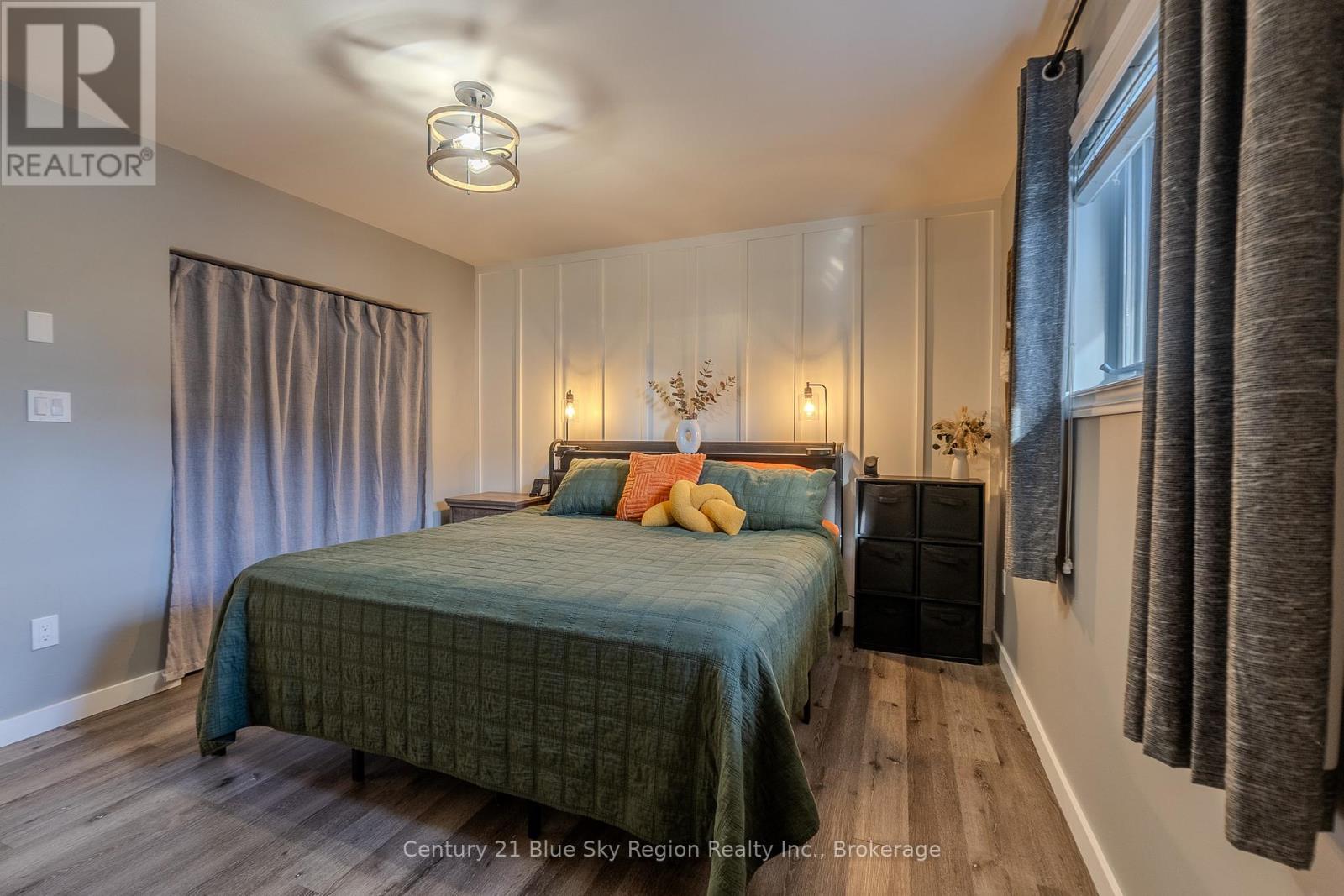 280 Arthur Street, West Nipissing, Ontario P2B 3B4 - Photo 14 - X12550372