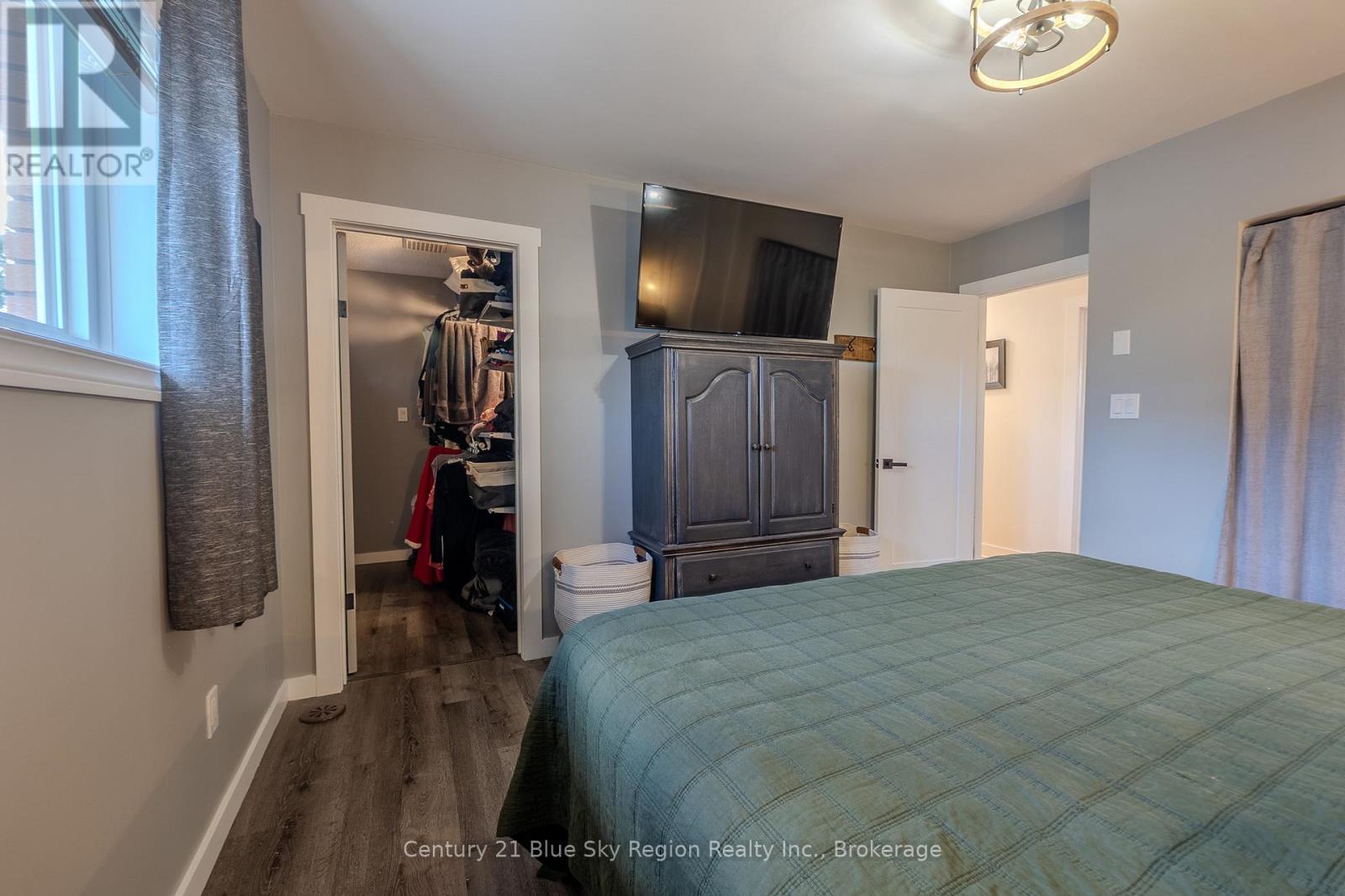 280 Arthur Street, West Nipissing, Ontario P2B 3B4 - Photo 15 - X12550372