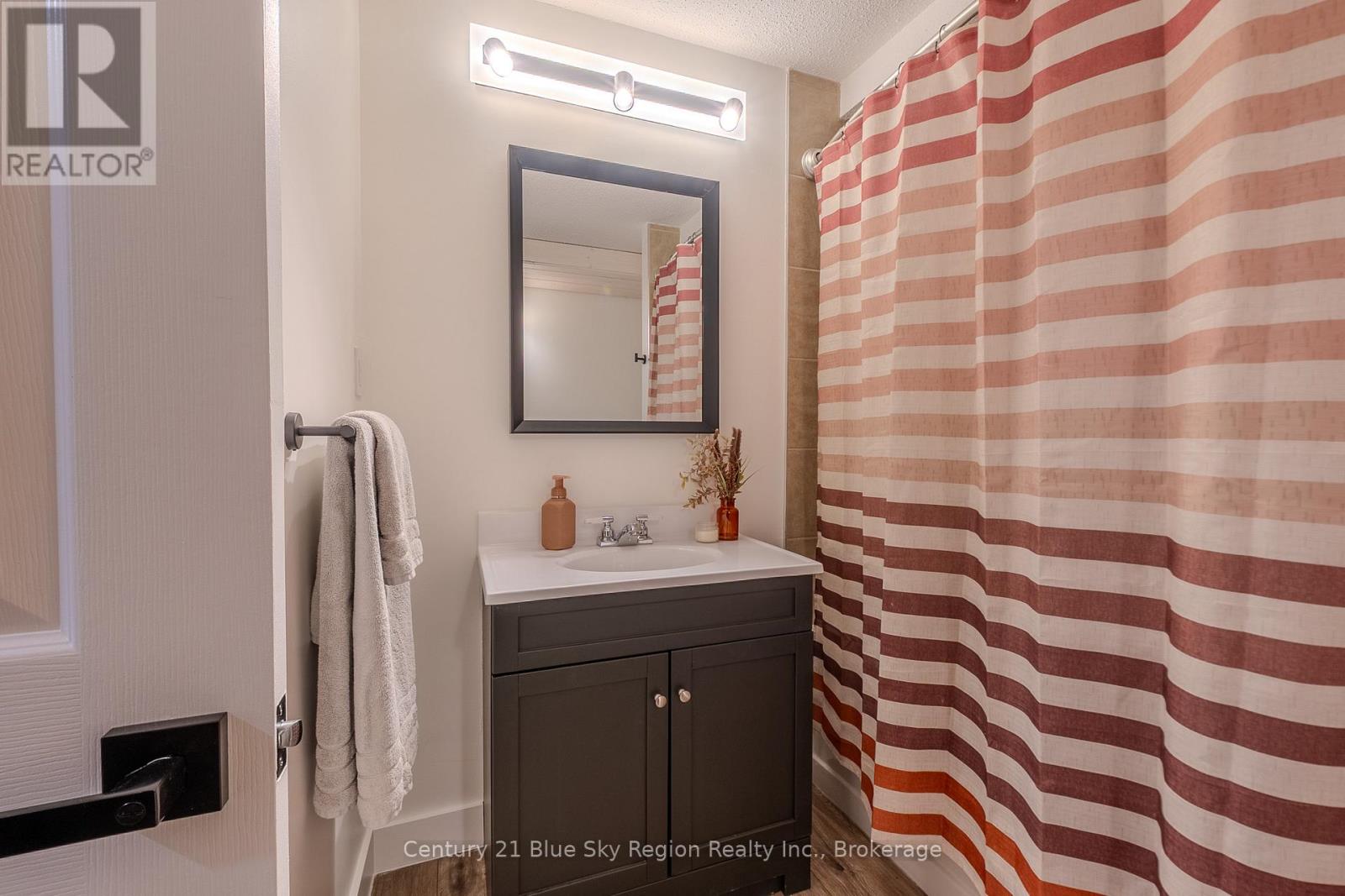 280 Arthur Street, West Nipissing, Ontario P2B 3B4 - Photo 32 - X12550372