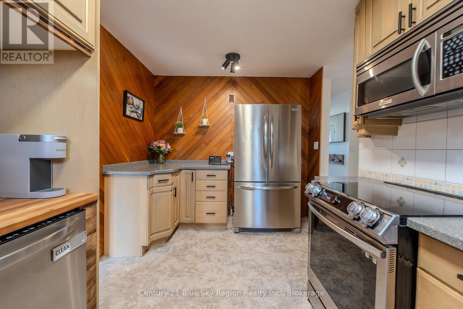 280 Arthur Street, West Nipissing, Ontario P2B 3B4 - Photo 5 - X12550372