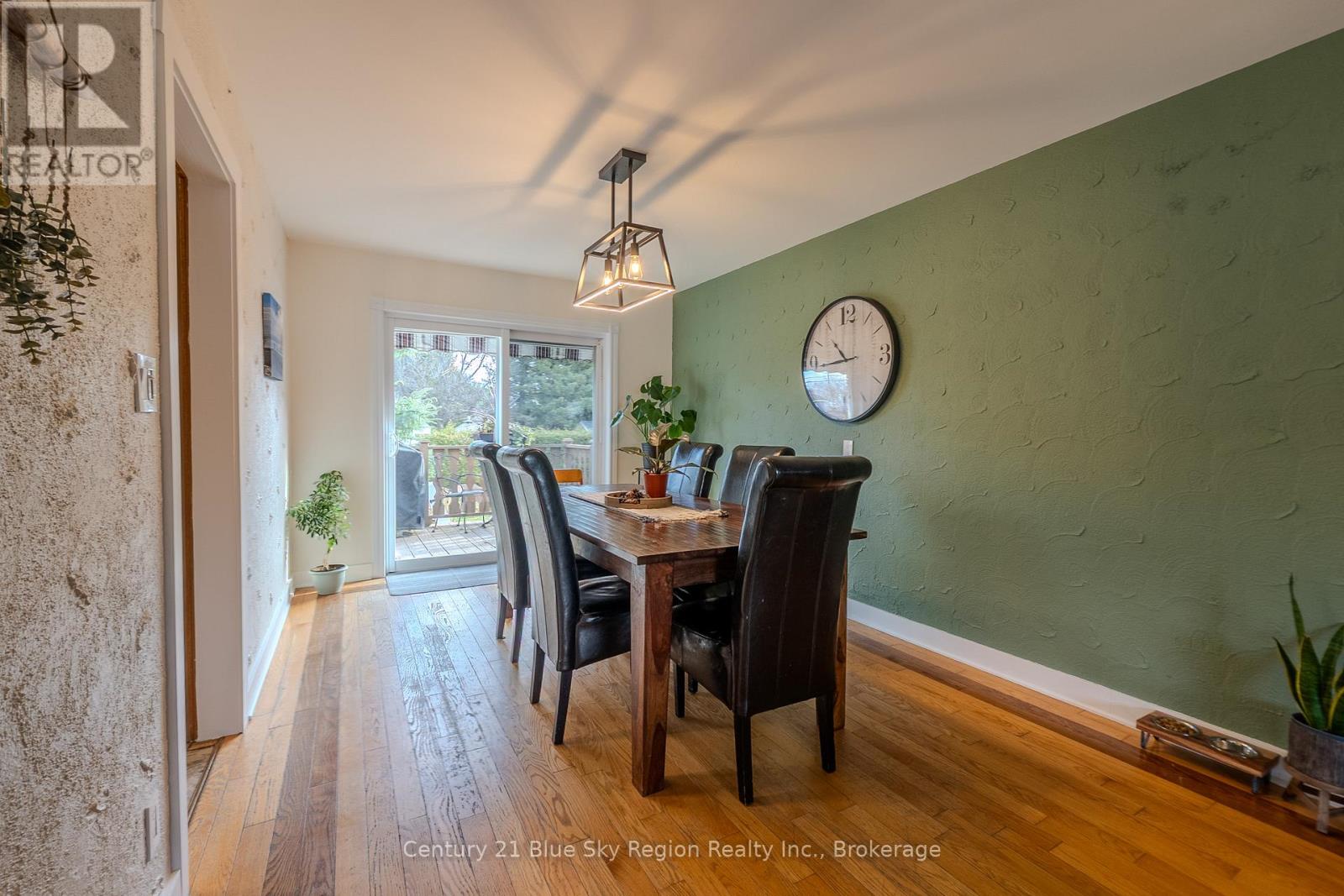 280 Arthur Street, West Nipissing, Ontario P2B 3B4 - Photo 7 - X12550372