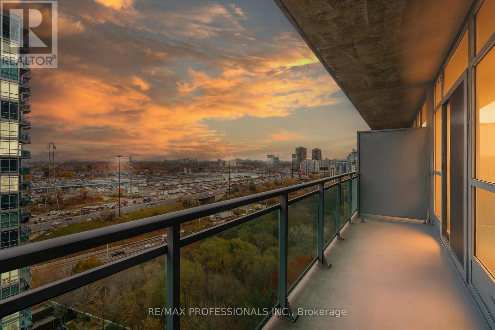 1434 - 165 Legion Road N, Toronto, Ontario  M8Y 0B3 - Photo 18 - W12550230