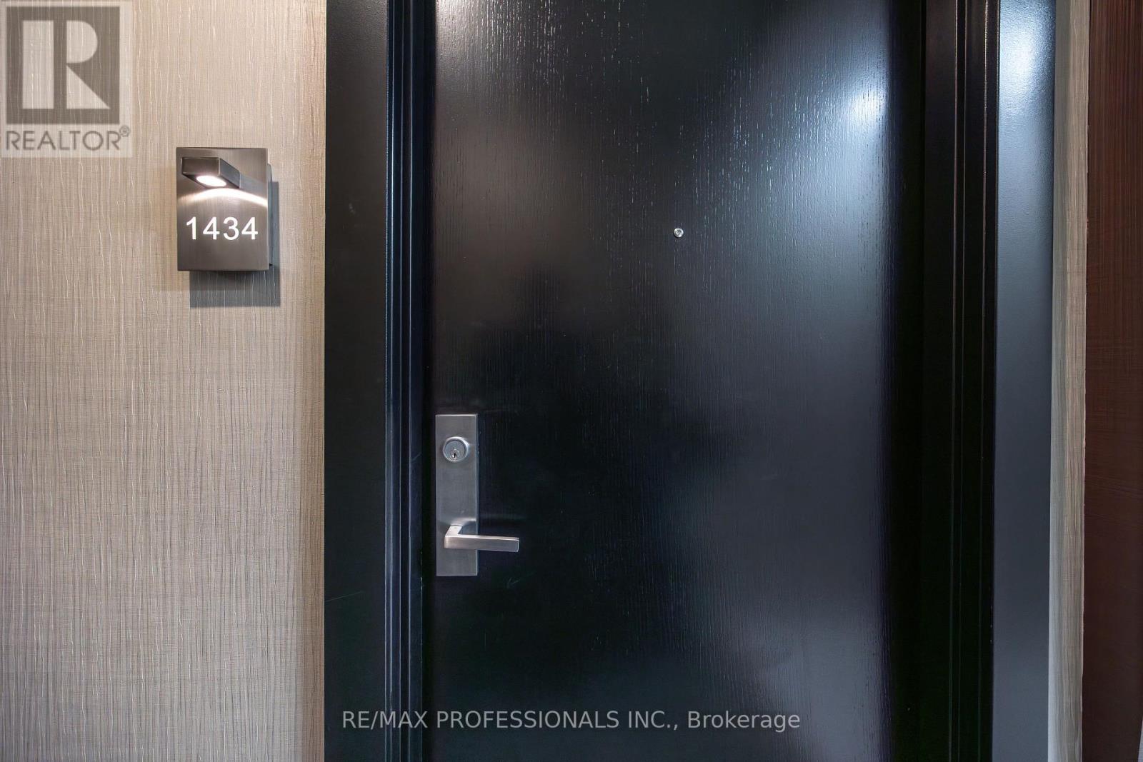 1434 - 165 Legion Road N, Toronto, Ontario  M8Y 0B3 - Photo 3 - W12550230