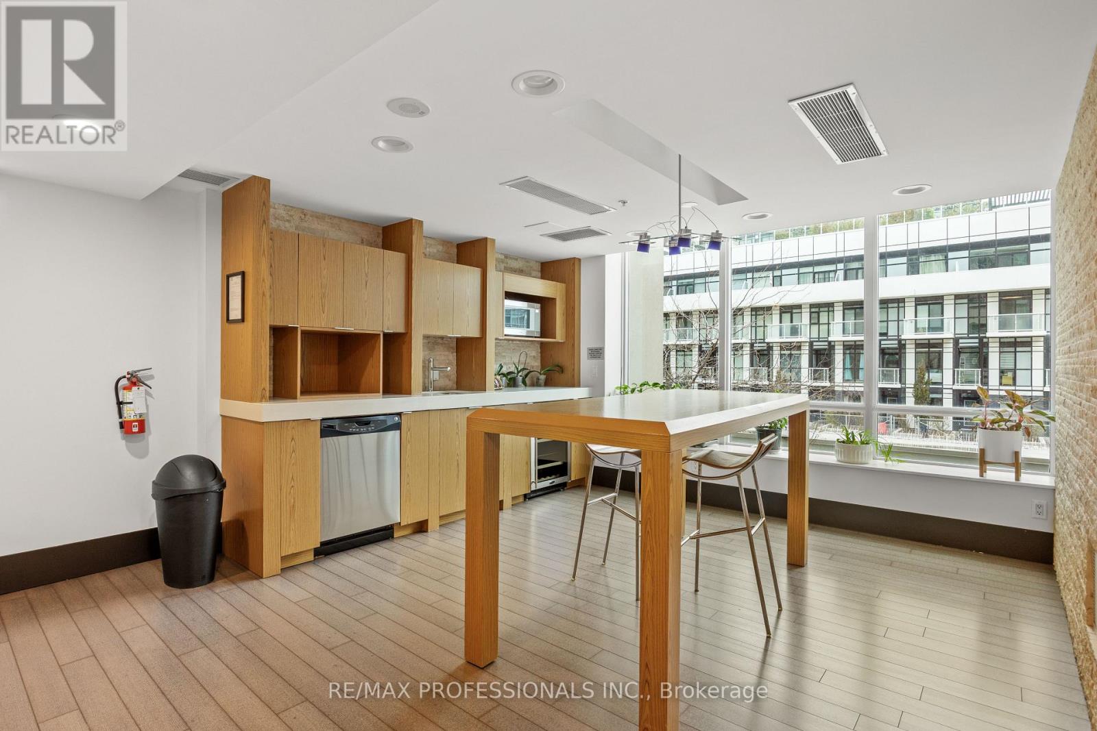 1434 - 165 Legion Road N, Toronto, Ontario  M8Y 0B3 - Photo 33 - W12550230