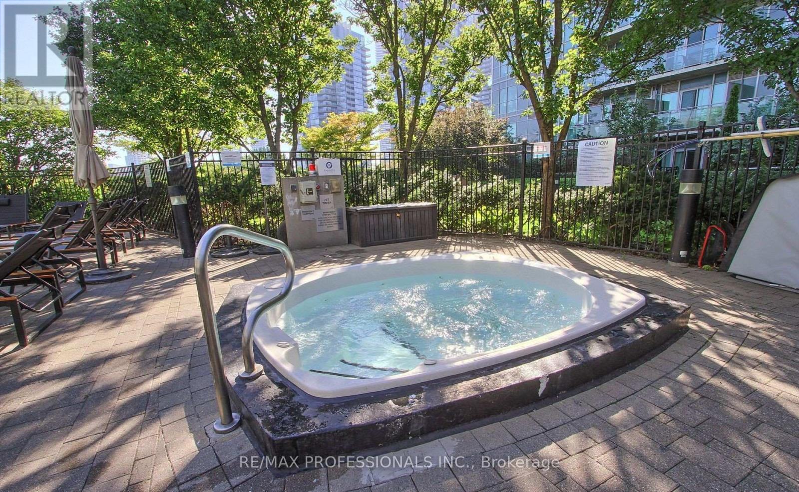 1434 - 165 Legion Road N, Toronto, Ontario  M8Y 0B3 - Photo 42 - W12550230