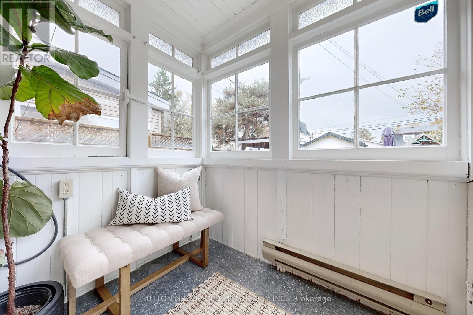 215 Humbercrest Boulevard, Toronto, Ontario  M6S 4L5 - Photo 15 - W12550234