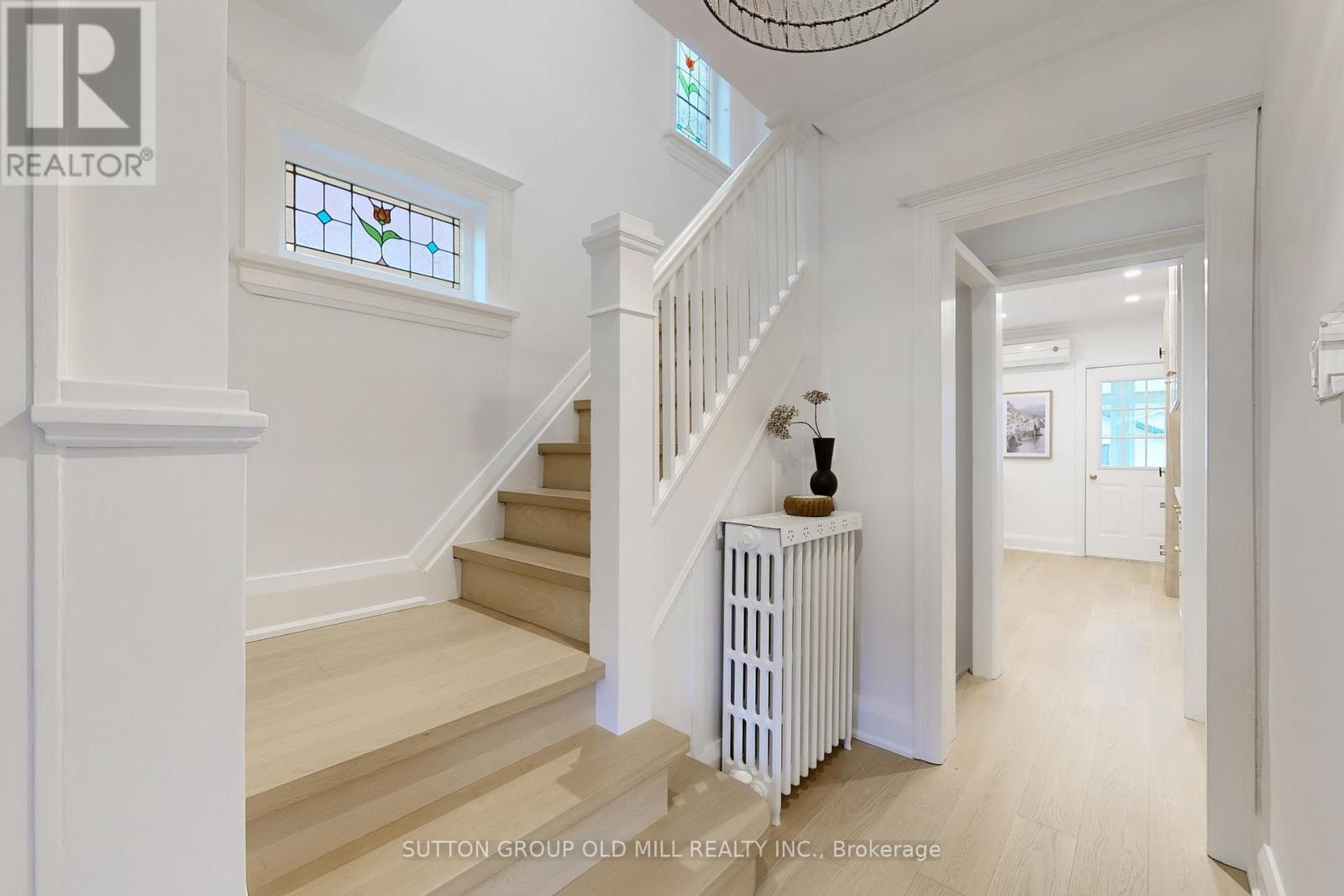 215 Humbercrest Boulevard, Toronto, Ontario  M6S 4L5 - Photo 17 - W12550234