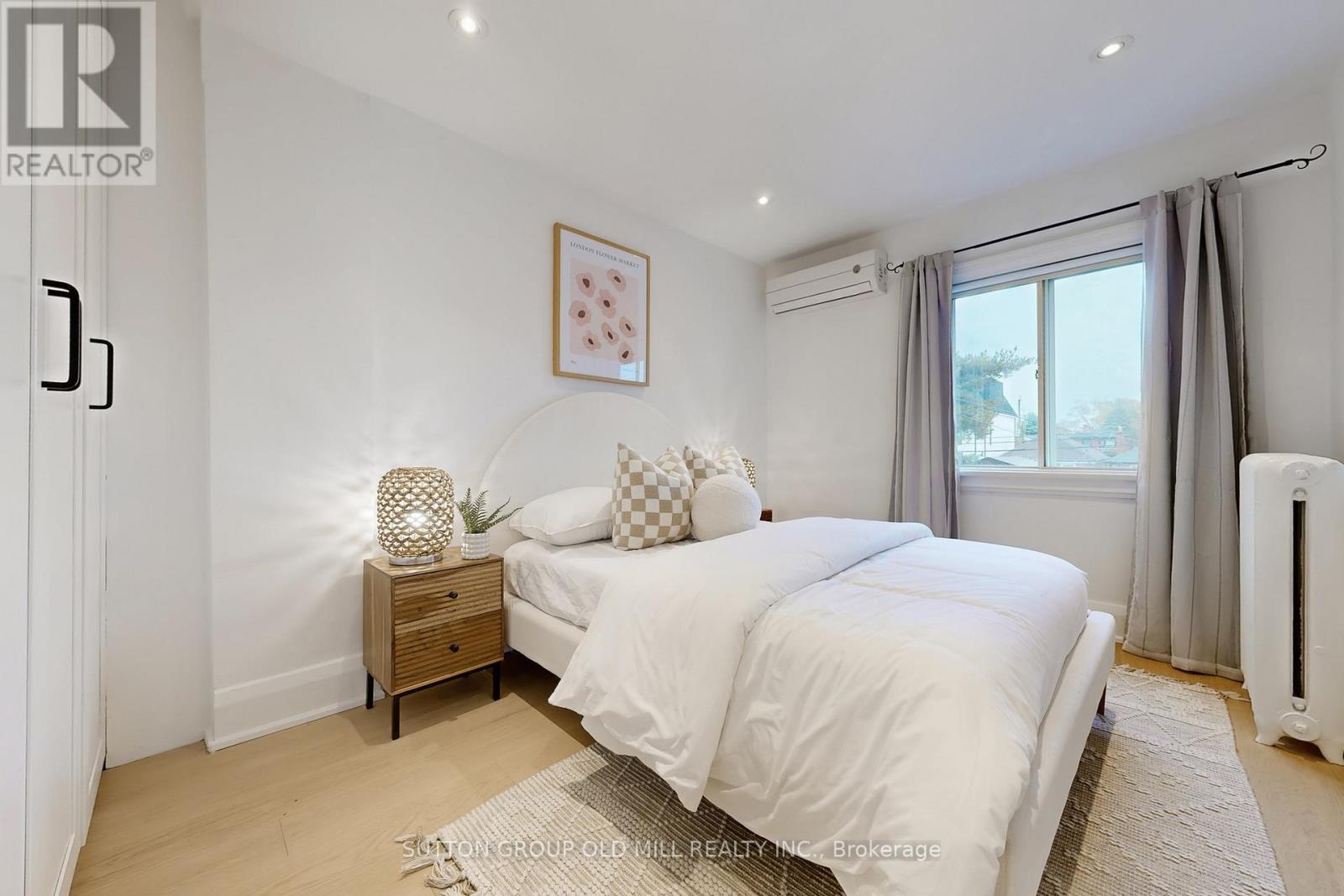 215 Humbercrest Boulevard, Toronto, Ontario  M6S 4L5 - Photo 21 - W12550234