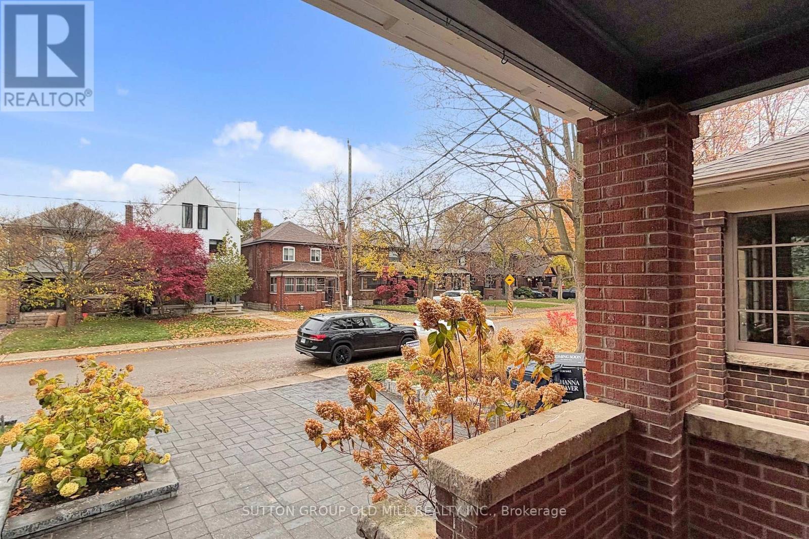 215 Humbercrest Boulevard, Toronto, Ontario  M6S 4L5 - Photo 3 - W12550234