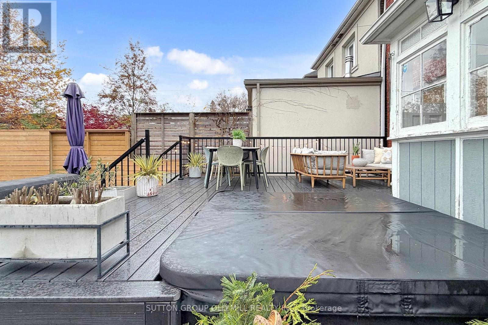 215 Humbercrest Boulevard, Toronto, Ontario  M6S 4L5 - Photo 38 - W12550234