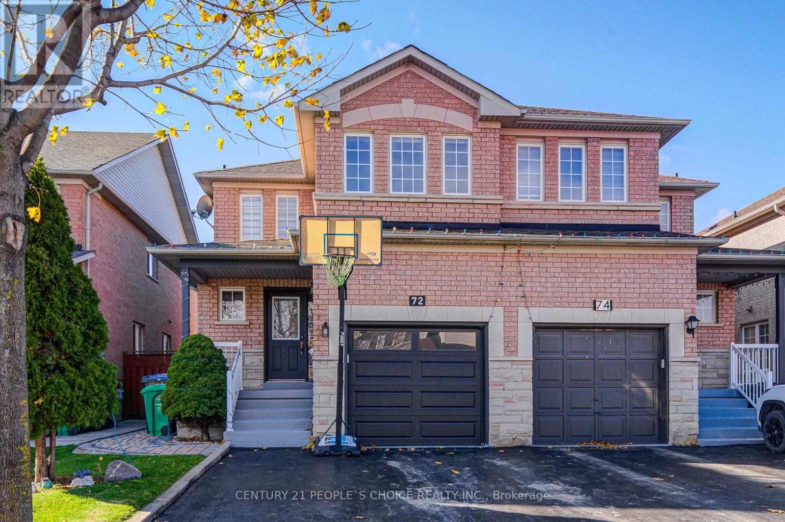 72 Zia Dodda Crescent, Brampton, Ontario  L6P 1J4 - Photo 2 - W12550244