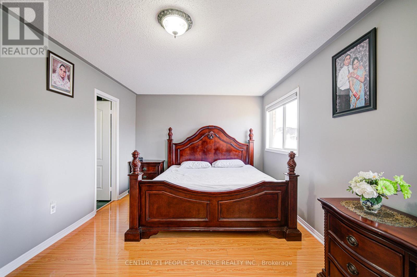 72 Zia Dodda Crescent, Brampton, Ontario  L6P 1J4 - Photo 22 - W12550244