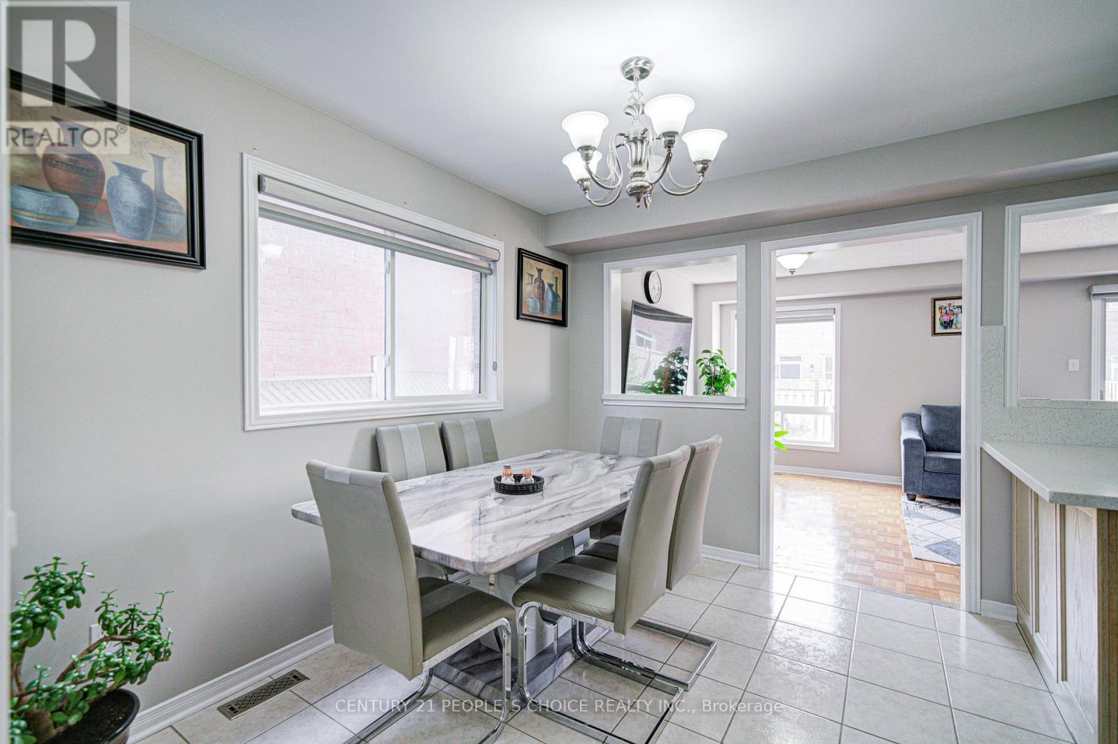 72 Zia Dodda Crescent, Brampton, Ontario  L6P 1J4 - Photo 9 - W12550244