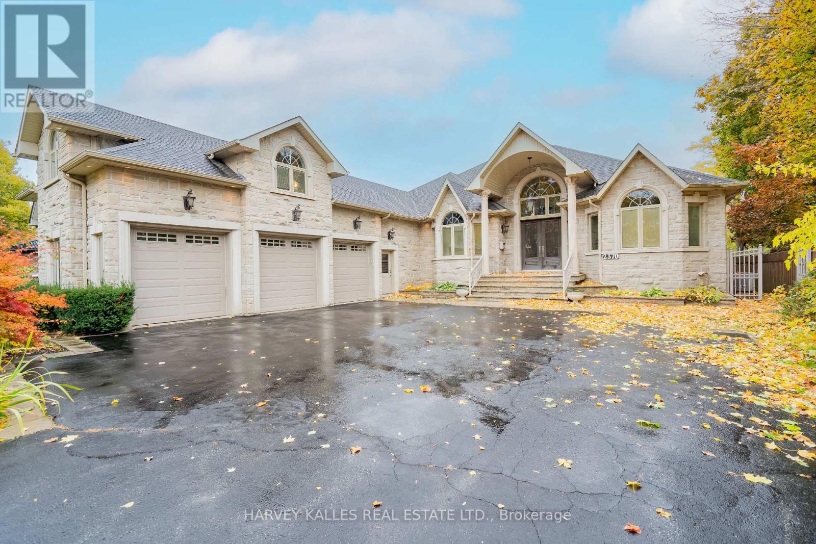 2370 Hammond Road, Mississauga, Ontario  L5K 1T2 - Photo 2 - W12550248