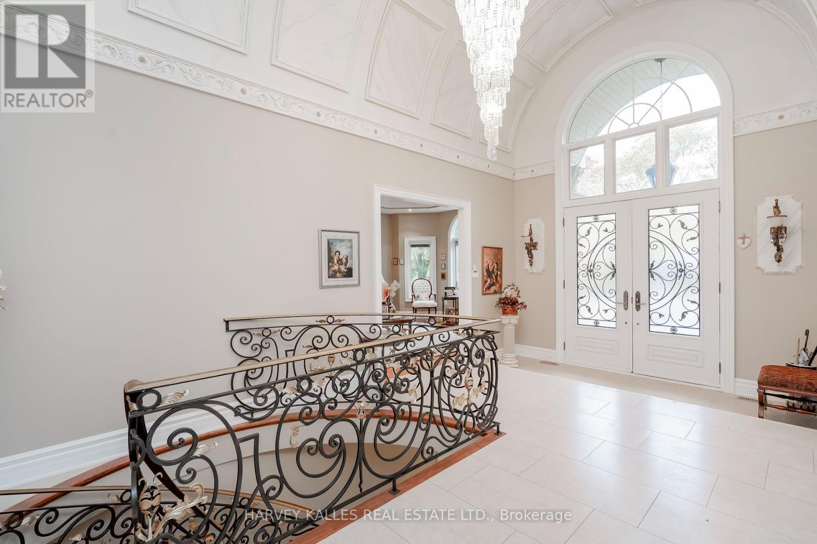 2370 Hammond Road, Mississauga, Ontario  L5K 1T2 - Photo 4 - W12550248