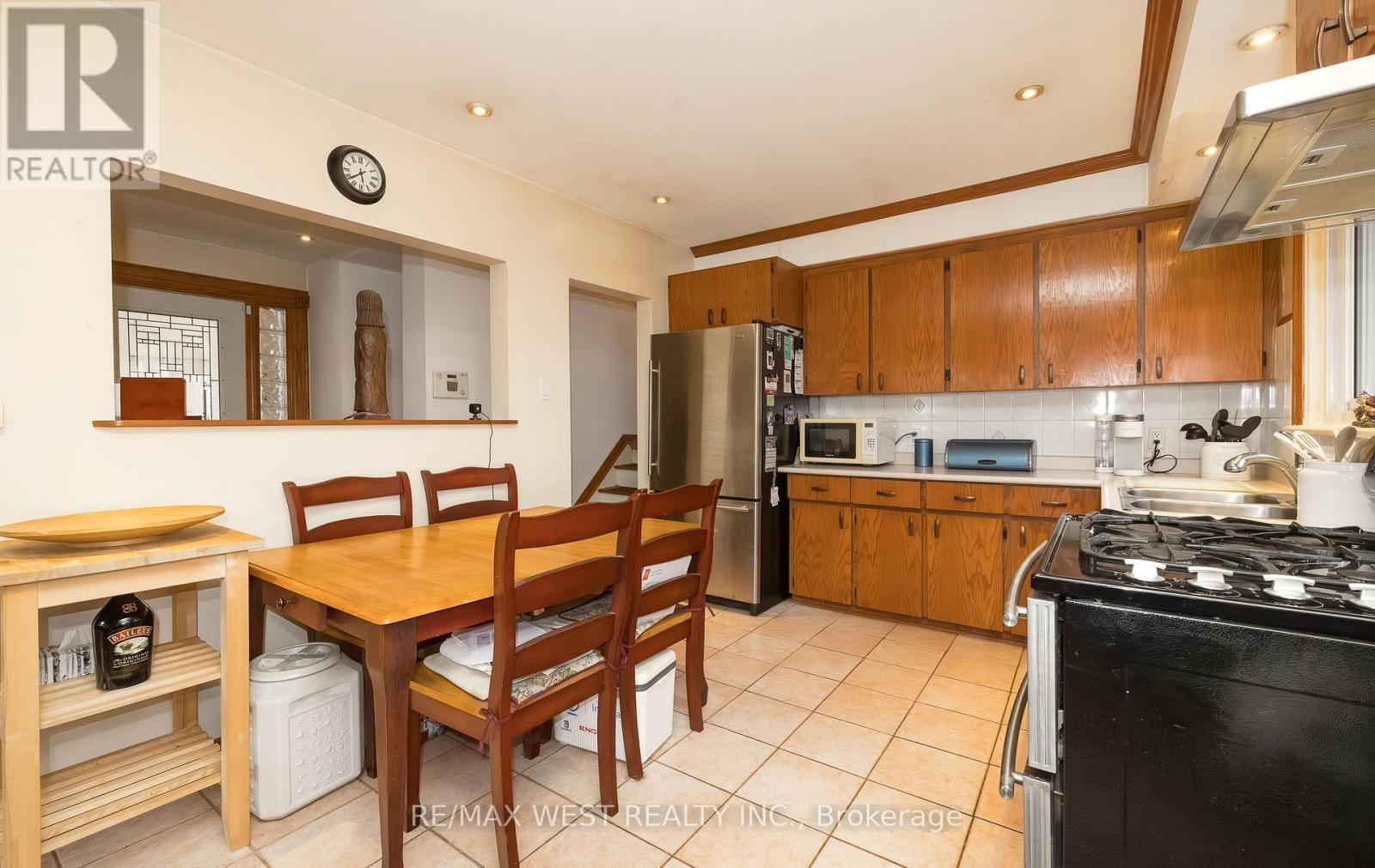 6 Lagos Road, Toronto, Ontario  M9N 4E4 - Photo 14 - W12550278