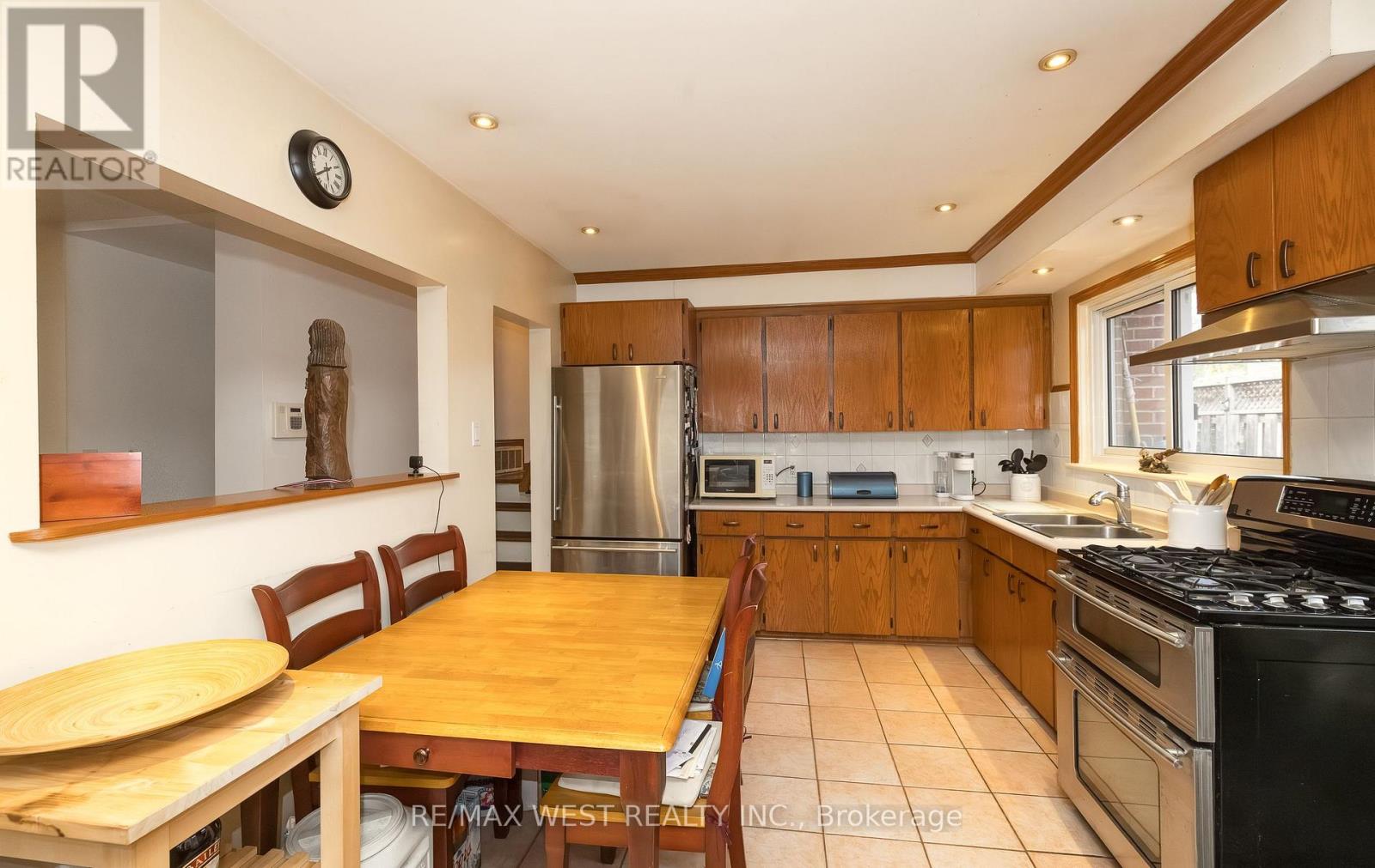 6 Lagos Road, Toronto, Ontario  M9N 4E4 - Photo 16 - W12550278