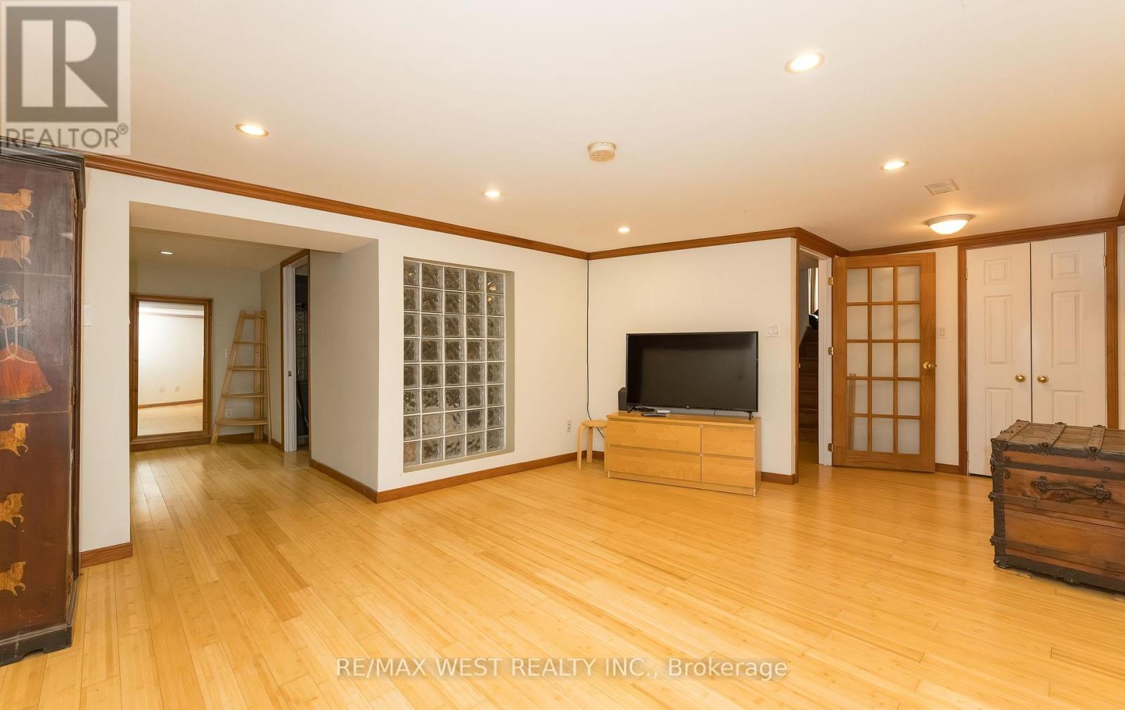 6 Lagos Road, Toronto, Ontario  M9N 4E4 - Photo 30 - W12550278