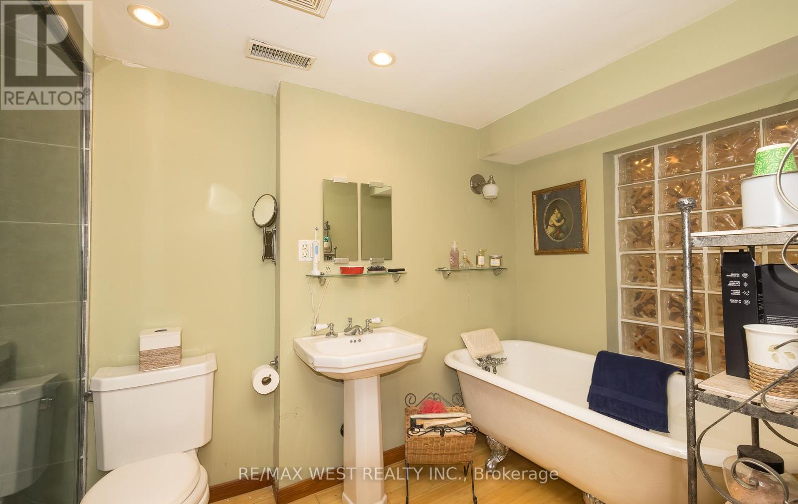 6 Lagos Road, Toronto, Ontario  M9N 4E4 - Photo 32 - W12550278