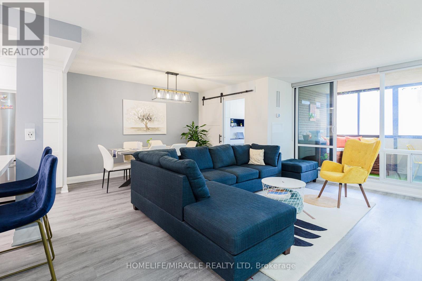 1201 - 714 The West Mall, Toronto, Ontario  M9C 4X1 - Photo 3 - W12550280