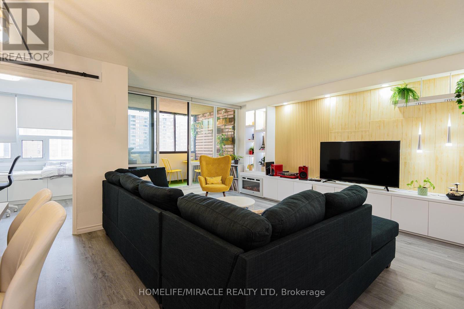 1201 - 714 The West Mall, Toronto, Ontario  M9C 4X1 - Photo 4 - W12550280