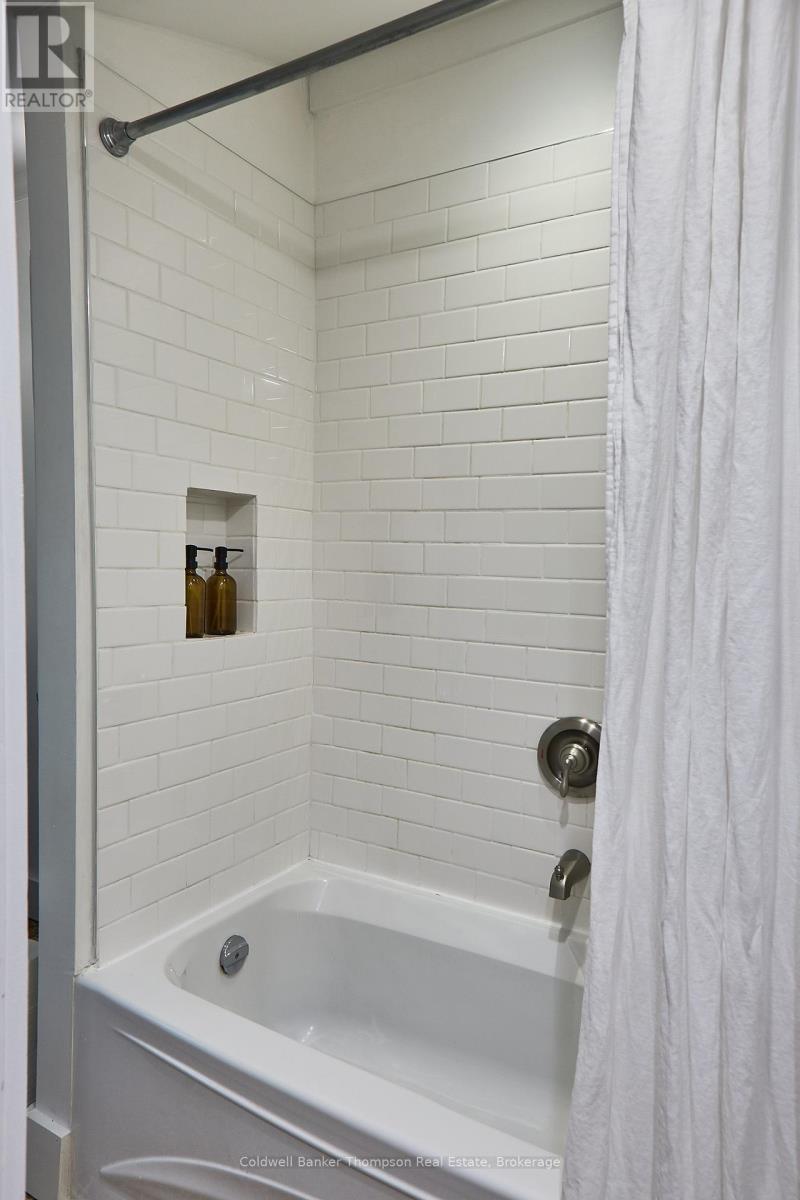 869 North Mary Lake Road, Huntsville, Ontario P1H 1S4 - Photo 23 - X12550358