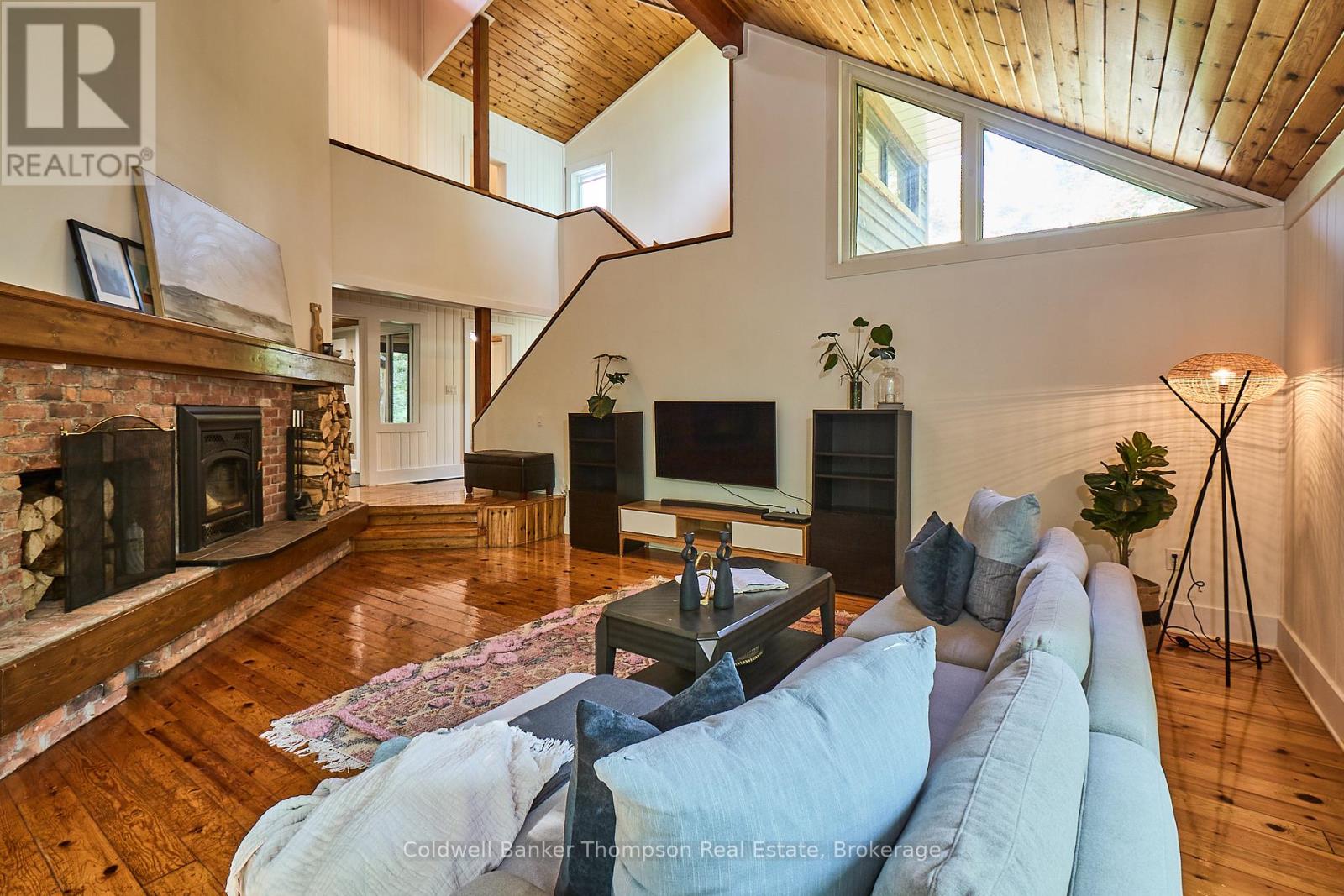 869 North Mary Lake Road, Huntsville, Ontario P1H 1S4 - Photo 3 - X12550358