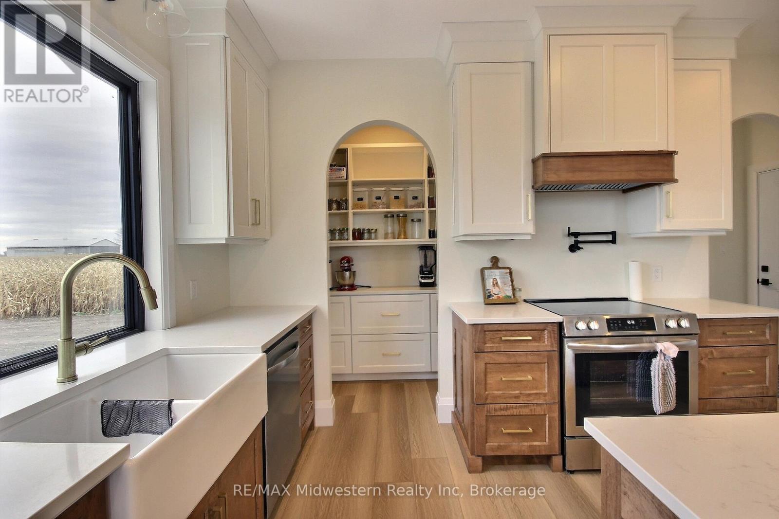 6589 Road 164 Road, North Perth, Ontario N0K 1P0 - Photo 8 - X12550456