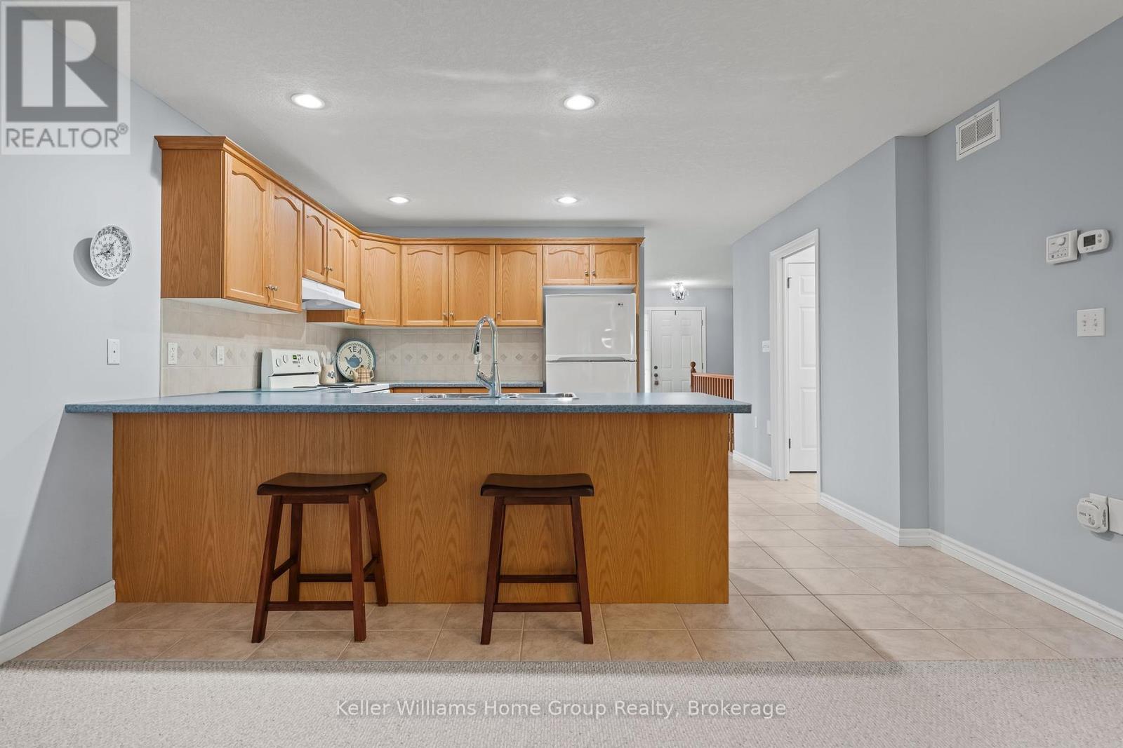 73 Patrick Boulevard, Centre Wellington, Ontario N0B 1S0 - Photo 10 - X12550492